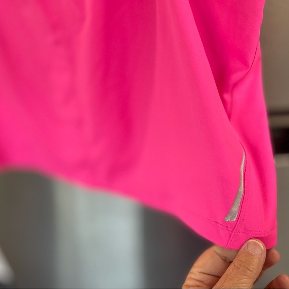 Champion‎ skort woman XL hot pink logo on front hem. Key pocket, snags in front - Picture 3 of 10